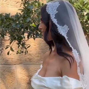 Mantilla Cathedral Length Ivory Veil